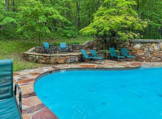 Hot Tub, Large Deck, Grill, WiFi, Resort Amenities - Berkeley Springs - 8