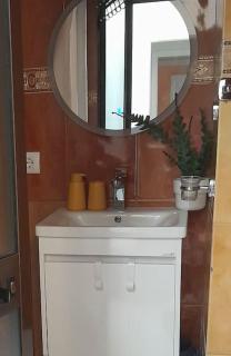 Bani's Cozy Lovely Apt - 6