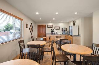 Super 8 by Wyndham Susanville - Susanville - 6