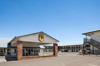Super 8 by Wyndham Susanville - Susanville - 4