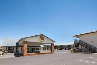 Super 8 by Wyndham Susanville - Susanville - 3