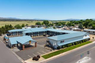 Super 8 by Wyndham Susanville - Susanville - 2
