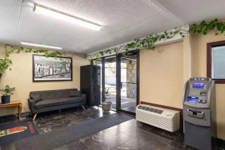Super 8 by Wyndham Fort Mitchell Cincinnati Area - Fort Mitchell - 4