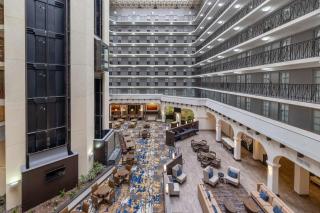 Embassy Suites by Hilton Tulsa I-44 - Tulsa - 1