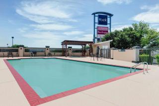 La Quinta by Wyndham Weatherford - 1