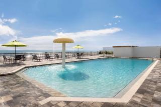 La Quinta by Wyndham Oceanfront Daytona Beach - Daytona Beach - 1