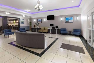 La Quinta by Wyndham Deer Park - Deer Park - 4