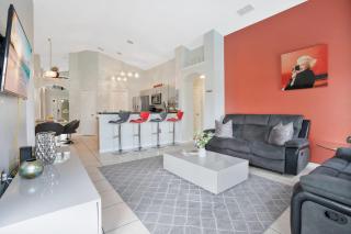 Stunning Home Near Disney World - Orlando - 2