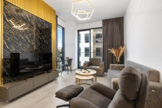 Waves - Cityscape Balcony Views and Cozy Comfort in Dubai - Dubai - 4