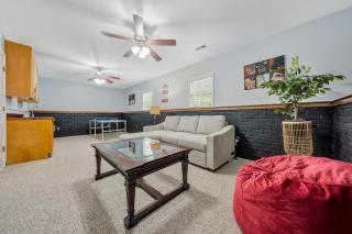 Modern Lake Acess Retreat, Hot Tub, Pet Friendly! - 6