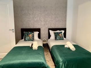 Complex Omnia - Apartamente Husi - 2