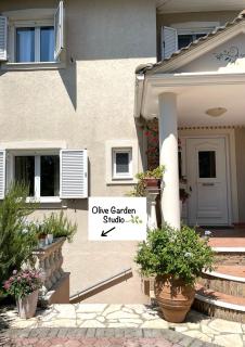 Olive Garden Studio - 6