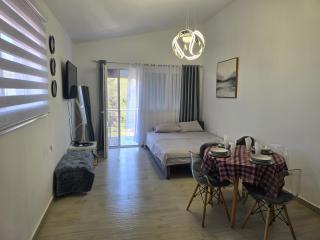 FAMILY HOUSE-Mirovica - Rap - 5
