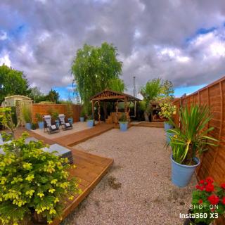 Alices Garden Two - 5