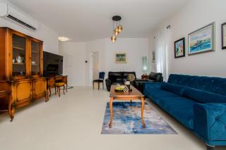 Modern Villa Angelina in Poreč - by Istrabook - 9