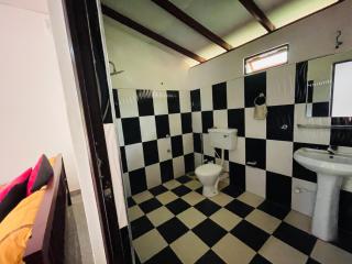 Railway Bungalow - Habarana - 6