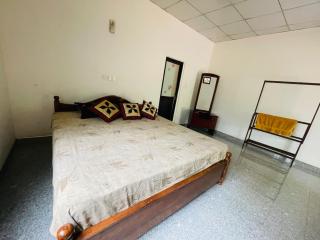 Railway Bungalow - Habarana - 3