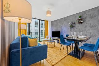 2 Bedroom Greek Street Apartment - Sleeps up to 6 - 7