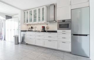 Stunning Apartment In Torrevieja - Torrevieja - 6