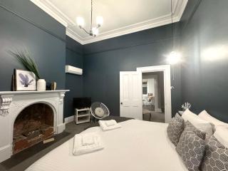 Treehouse Hideouts Balcony Apartment - Port of Echuca Townhouse - 2