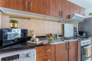 Frank Porter - Damac Crescent A - Dubai - 2