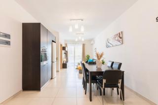 2 Bedroom in Central St Julians Prime Location in Paceville APT 3 by Vaganza - San Ġiljan - 9