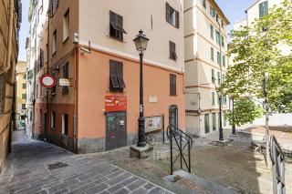 Colour and Comfort in the City Centre by Wonderful Italy - Genova - 6