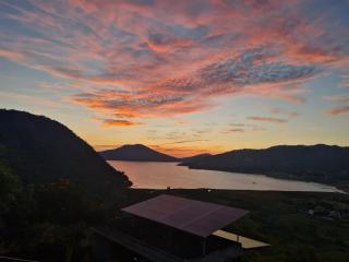 Espectacular Casa Premiada, Alberca y Vista a Lago - Valle de Bravo - 1