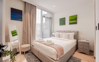 Modern JVC 1BR with Spacious Terrace - Dubai - 2