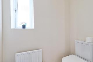 ESSEX Basildon 4 bedroom house 2 half bath - Basildon - 6