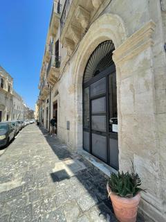 Tolomei House Holidays Sea View - 6