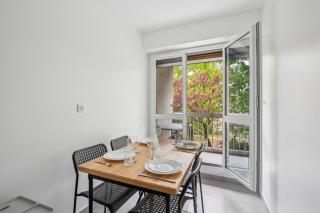 Duplex apartment downtown with parking - 9