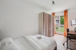 Duplex apartment downtown with parking - 1