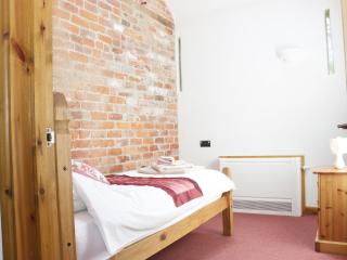 Woodside Cottage - 2