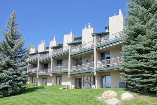 Heated Pool & Hot Tub, Walk to Ski Slopes, Ground Level Unit - 8