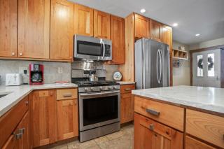 Walk to Slopes, Heated Pool & Hot Tub, Ground Level Unit - 5