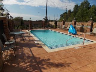 Best Western Plus Spring Inn & Suites - 6