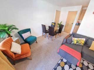 Spacious Apartment in Old Town Stevenage SG1 with Free Parking, and Free Wi-Fi by White Orchid property Relocation - Stevenage - 4
