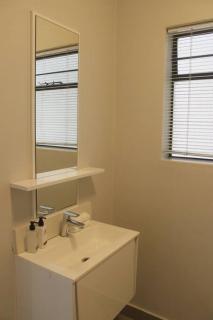 Elegant Studio Apartment 5G Wi-fi Netflix Inverter - Johannesburg - 8