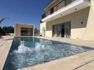 Villa neuve avec piscine 240m2 capacite 10 pers, - Fréjus - 9
