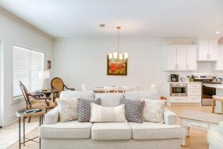 Chic St Simons Island Vacation Rental with Backyard - Saint Simons Heights - 4