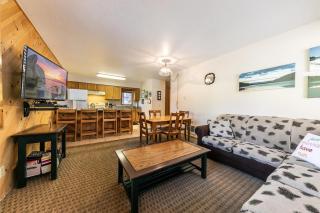 Spacious 1br Condo w/Partial Lake View #117 at Donner Lake Village - 8