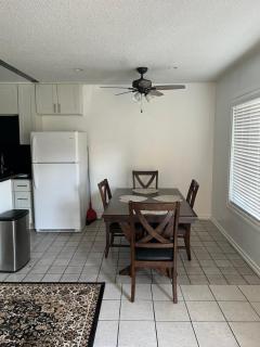 Gorgeous 1 Bedroom Apartment - Los Angeles - 6