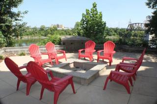 Downtown Nashville Riverfront Condo - 1