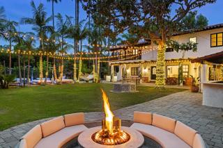 Contemporary Spanish Estate In Beverly Hills - 8