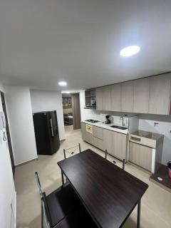 Exclusivo apartamento con piscina y parqueadero 602 - 0