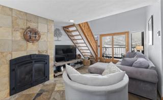 Hot Tub, Great Mountain Views, 3 Bedroom Plus Loft - 8