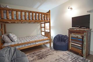 Hot Tub, Beautiful Mountain Views, 3 Bedroom Plus Loft - 1