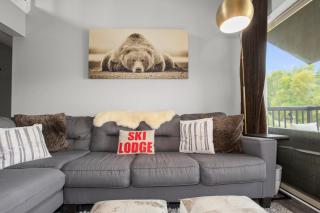 Swimming Pool & 2 Hot Tubs, Outdoor Fireplace by picnic area, On Free Bus Route - 6