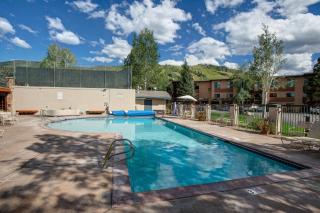 Pool, Hot Tub, Ski In Ski Out Studio, King Bed - 9